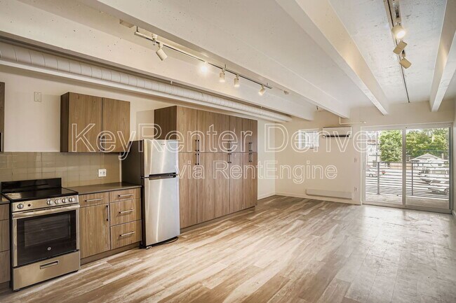 Foto del edificio - 1495 Vrain St