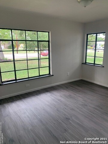 Building Photo - 122 Senisa Dr