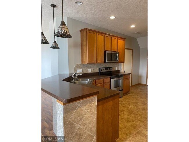 Building Photo - 17115 Monroe Dr NW