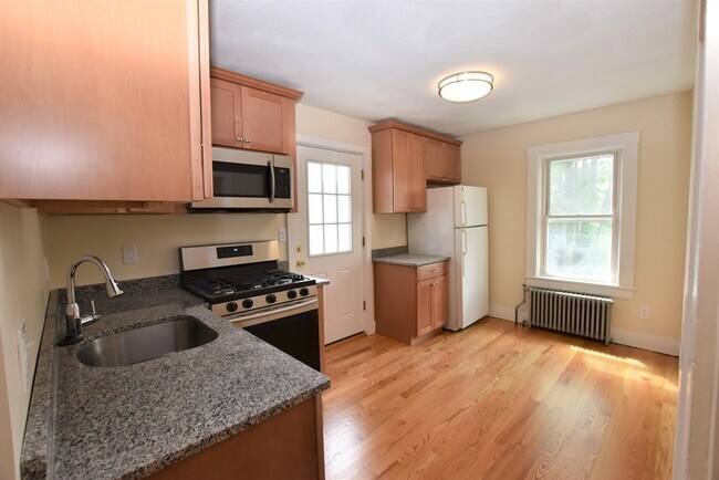Building Photo - 25 Sawin St