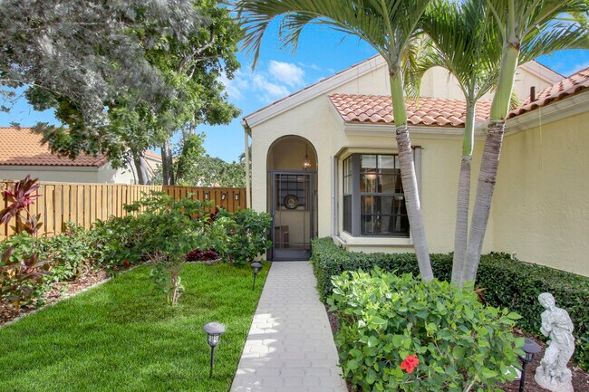 Building Photo - 2551 La Cristal Cir