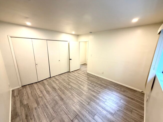 Building Photo - 3820 Mentone Ave