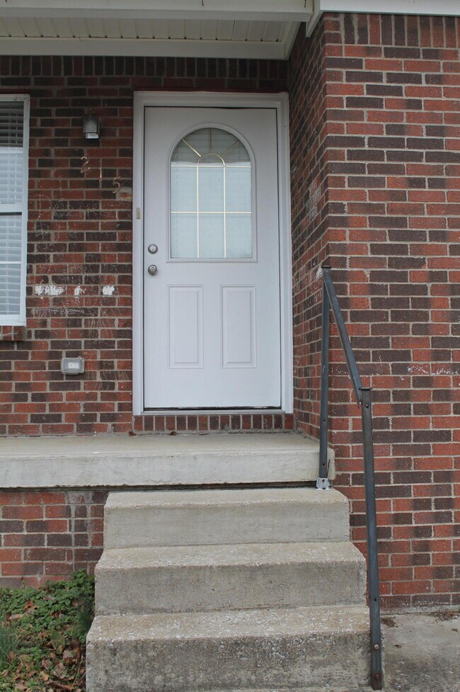 Building Photo - 213-215 Homestead Dr