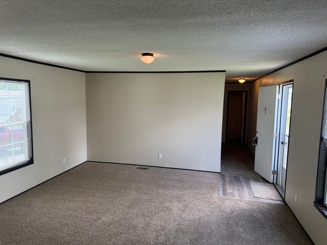 Building Photo - 84 Schirra Ave