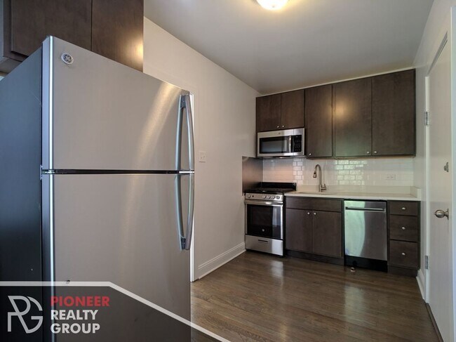 Foto del edificio - 2641 N Spaulding Ave