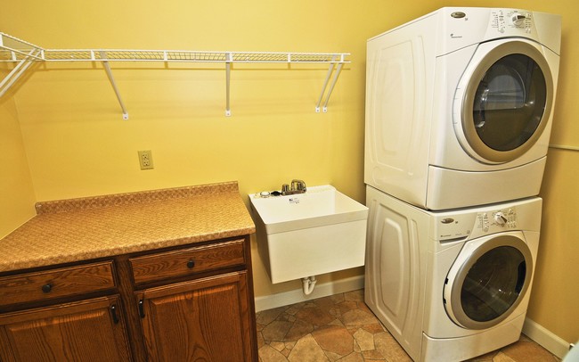 laundry - 501 Crawford Ave