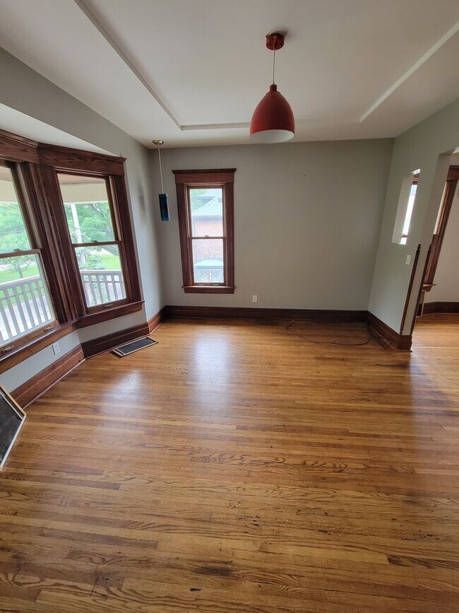 Building Photo - 430-432 W Grand Blvd