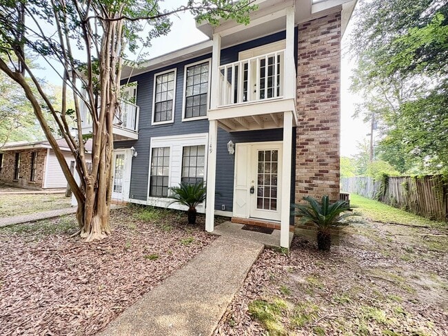 Building Photo - 1147/1149 Willow Creek Dr
