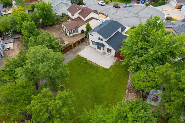 Building Photo - Sparks Rental with Large Yard