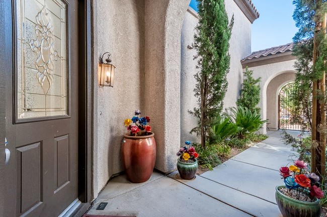 Building Photo - 12049 W Cielo Amber Ln