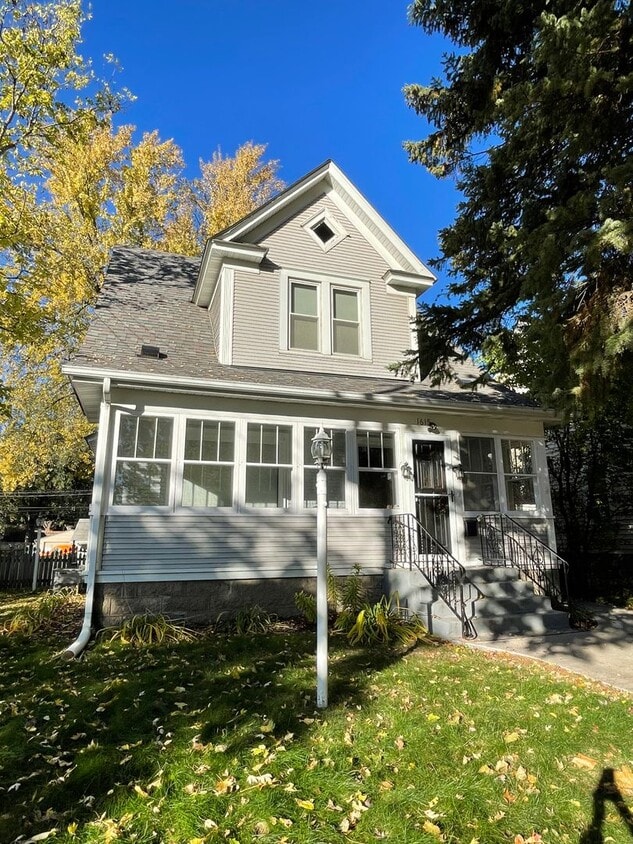 Primary Photo - Beautiful Single family home In NE, Availa...
