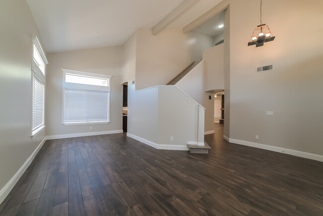 Building Photo - 1297 E Tradewind Dr