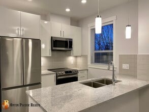 Building Photo - 32690 14 Av