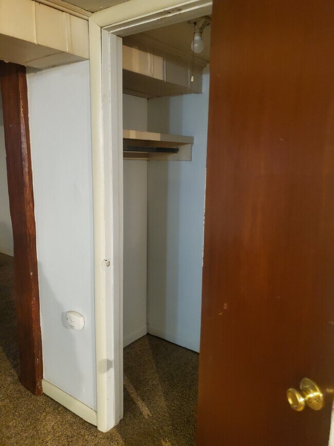 Foto del edificio - 1229 E Elm St