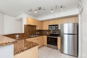 Building Photo - 810 Villa Cir