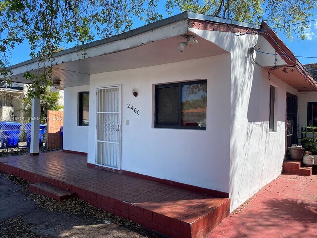 Foto del edificio - 2460 NW 15th St