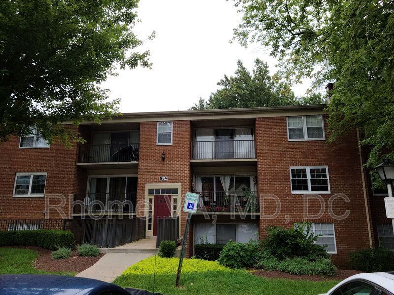 884 College Pkwy Unit T2, Rockville, MD 20850 Condo for Rent in