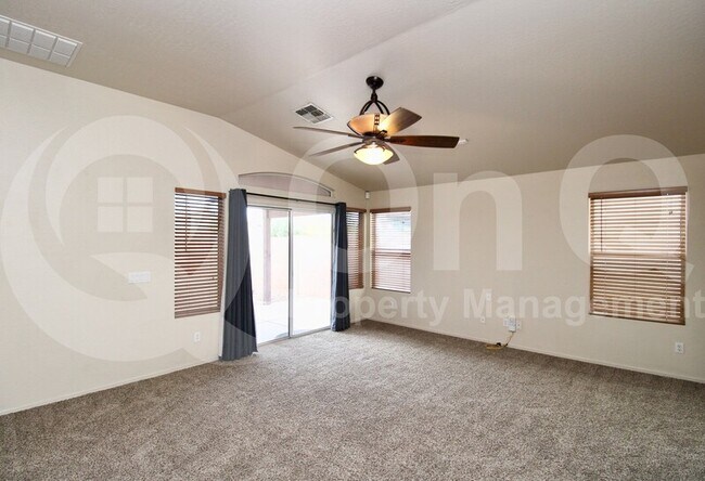 Foto del edificio - 18618 N 16th Pl