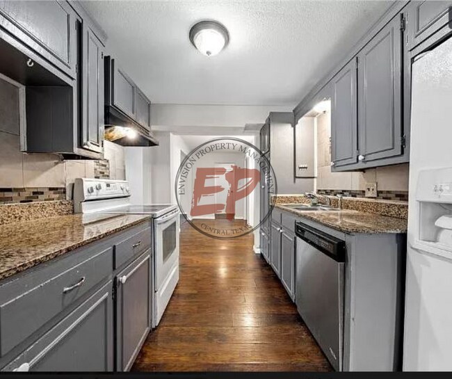 Foto del edificio - 213 N Oak Dr