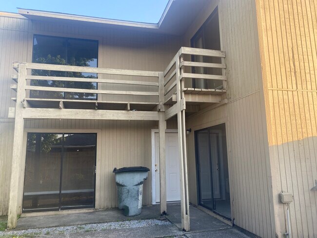 Foto del edificio - 1830 Fox Run Dr