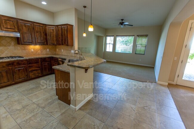 Foto del edificio - 4700 S Fulton Ranch Blvd