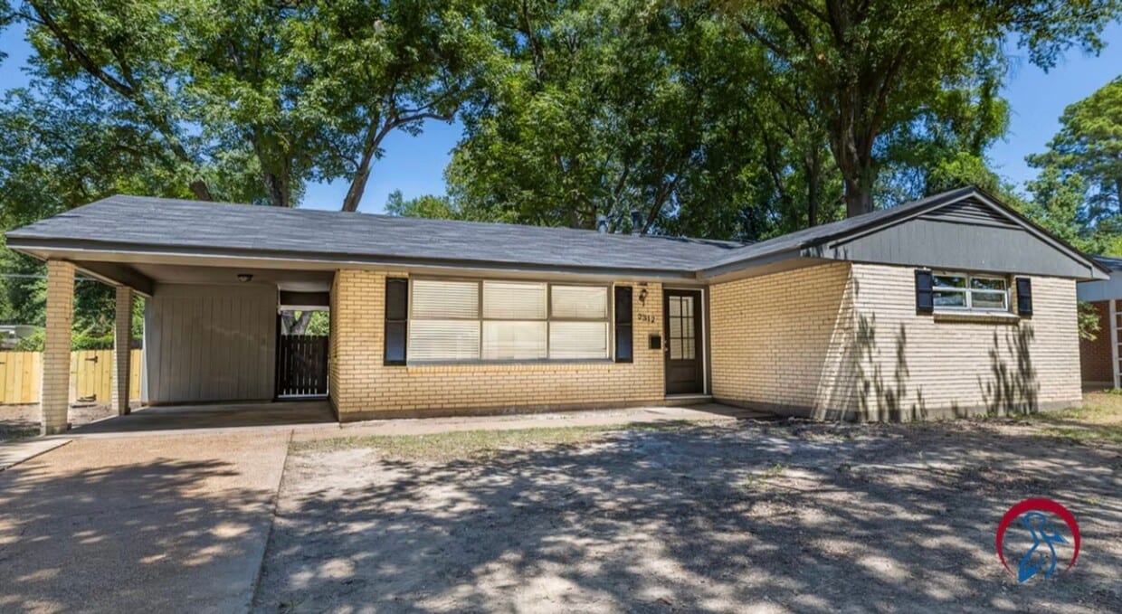 Primary Photo - Charming 3-Bedroom Single-Family Home in M...