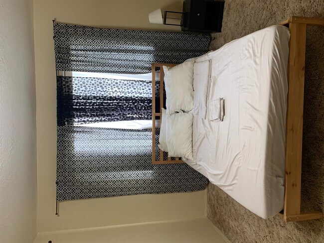 Foto del edificio - 27535 Lakeview Dr