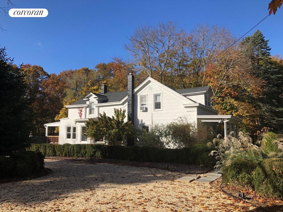 70 S Ferry Rd, Shelter Island, NY 11964 House Rental in Shelter