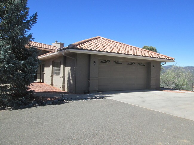 Building Photo - 65 N Fitzmaurice Dr