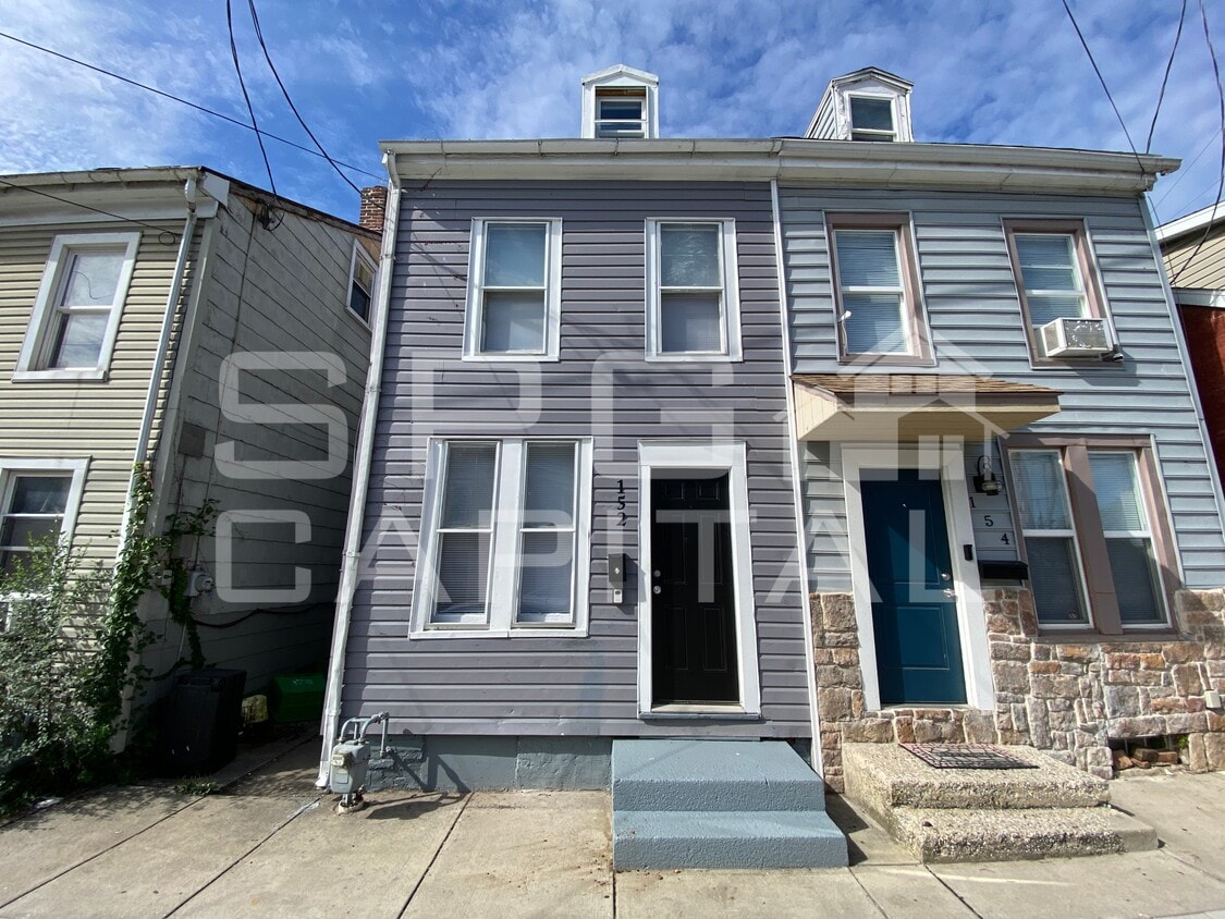 Primary Photo - 152 N Newberry St