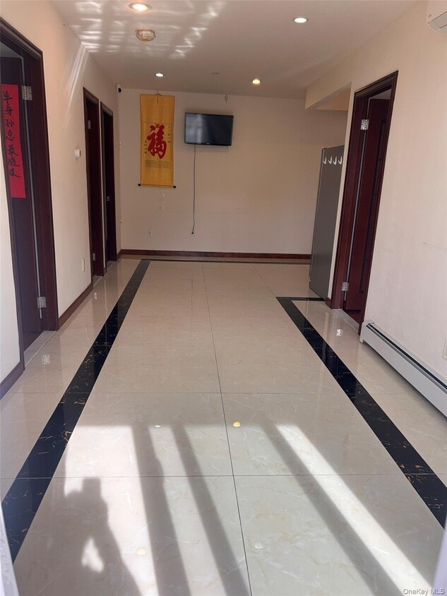 Foto principal - 54-02 Junction Blvd