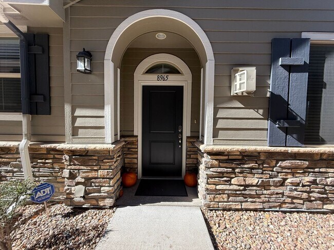 Building Photo - $0 DEPOSIT OPTIONS. SPACIOUS 3-BED, 2.5-BA...