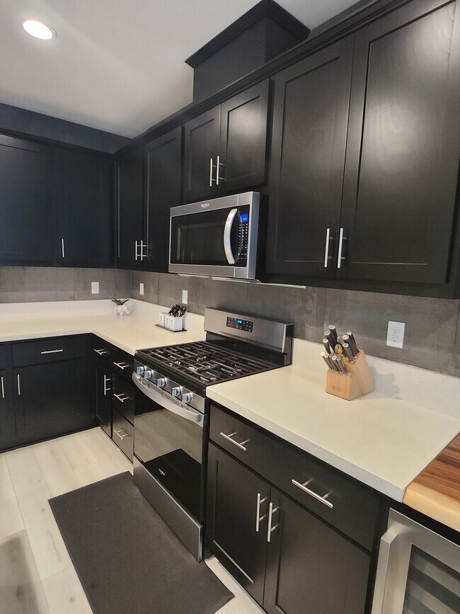 Building Photo - 17445 Deep Sea Dr