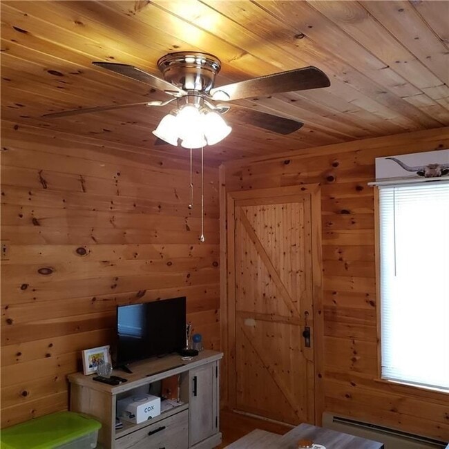 Building Photo - 120 Mill St