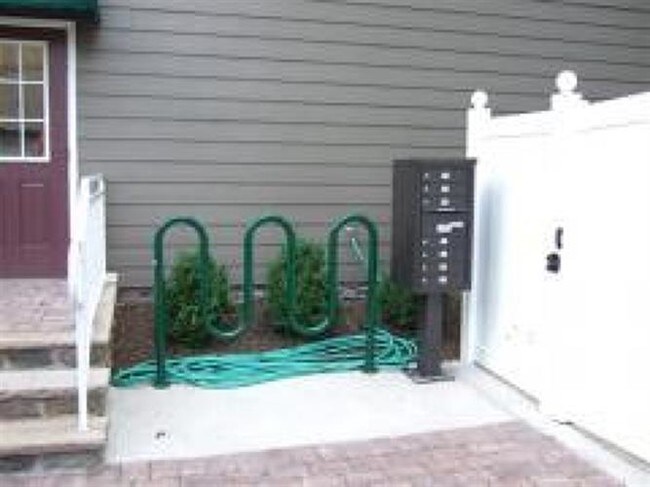 Foto del edificio - 4 Centennial Ave