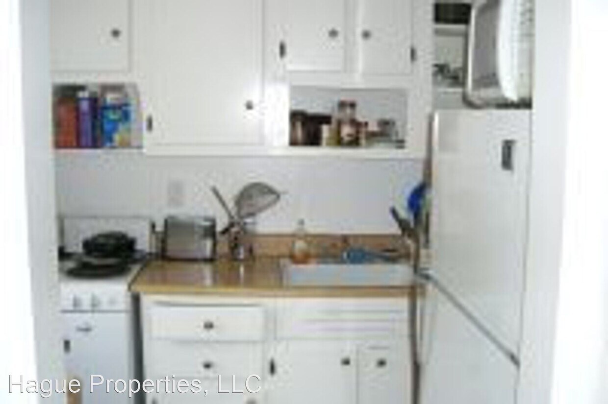 Building Photo - 824 Redgate Ave