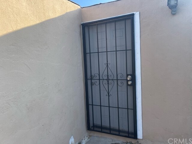 Foto del edificio - 9100 S Denker Ave
