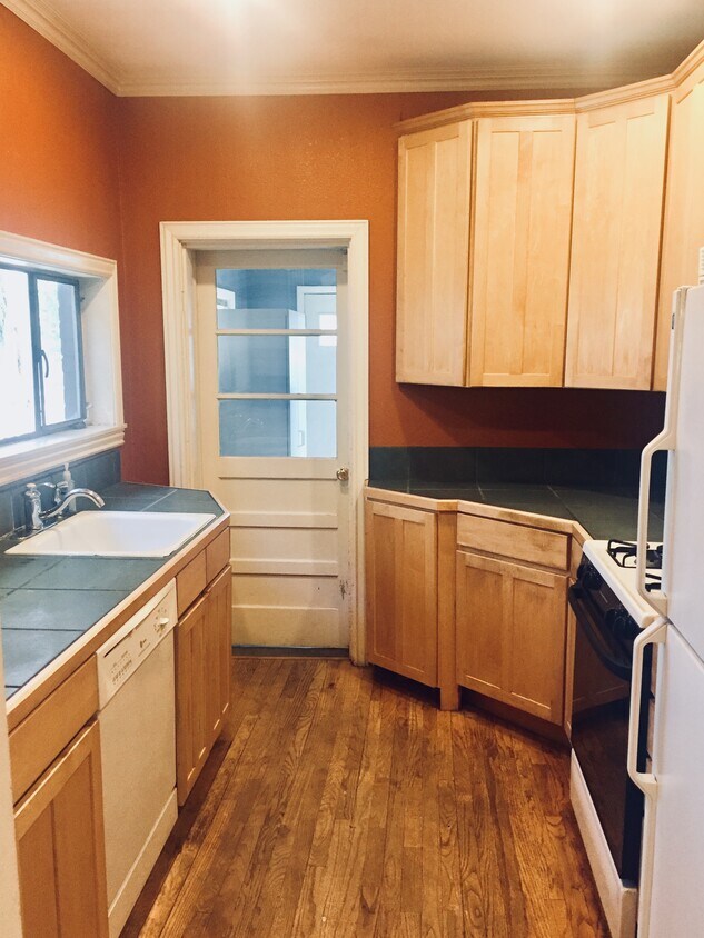 Cocina - 358 N Sherman St