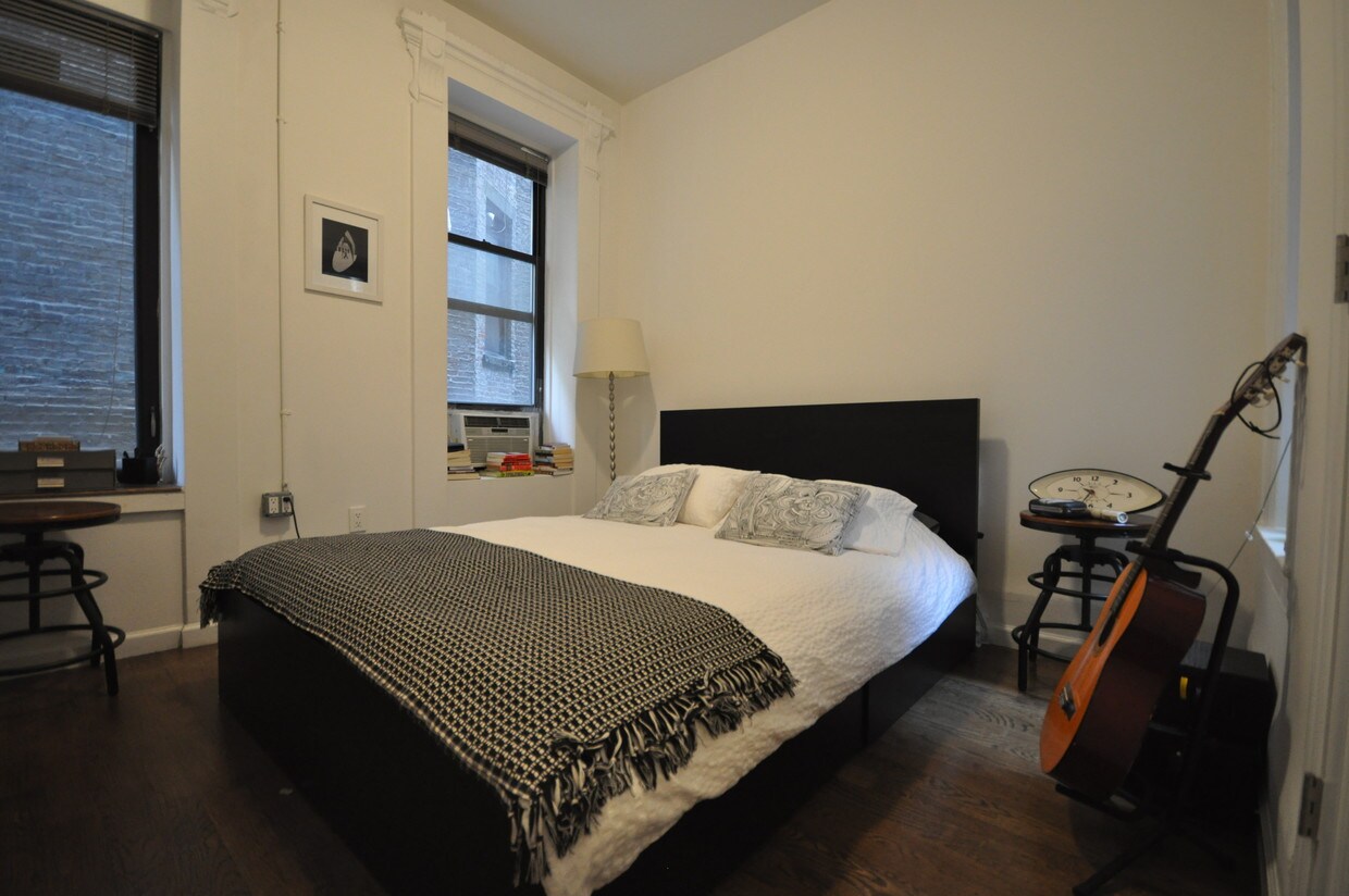 Building Photo - 250 Broome St