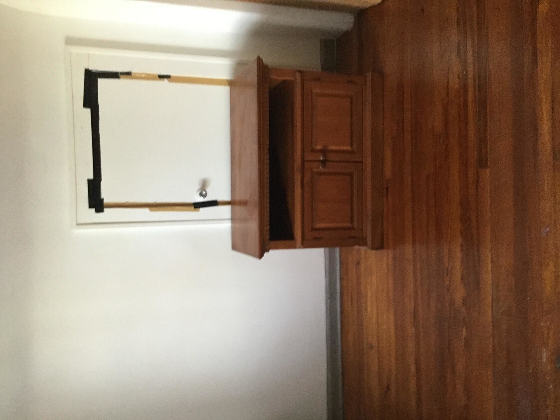 Primary Photo - bedroom in Sunnyside NY 11104