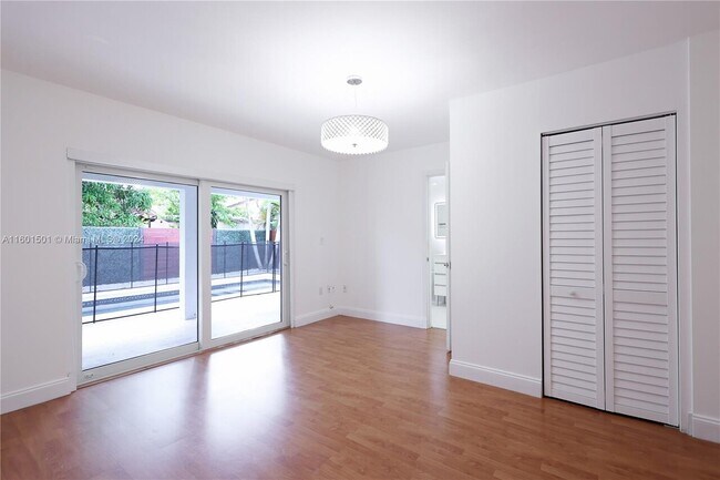 Building Photo - 5261 SW 144th Ave Unit#0 Miami, FL 33175-5717