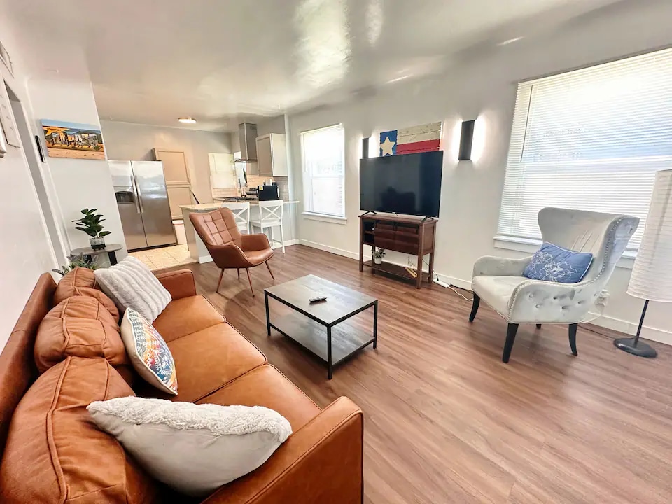 Sala de estar - 3827 Monroe Ave
