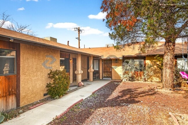 Building Photo - 836 W Atkins Ave