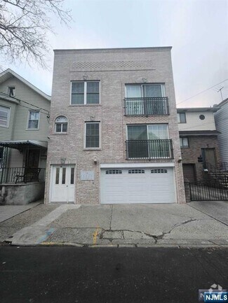 Building Photo - 13 N 3rd St