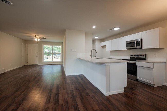 Building Photo - 1226 Dearborn Dr