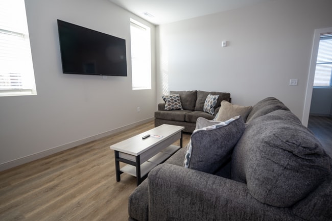 Building Photo - 103 N 1st St