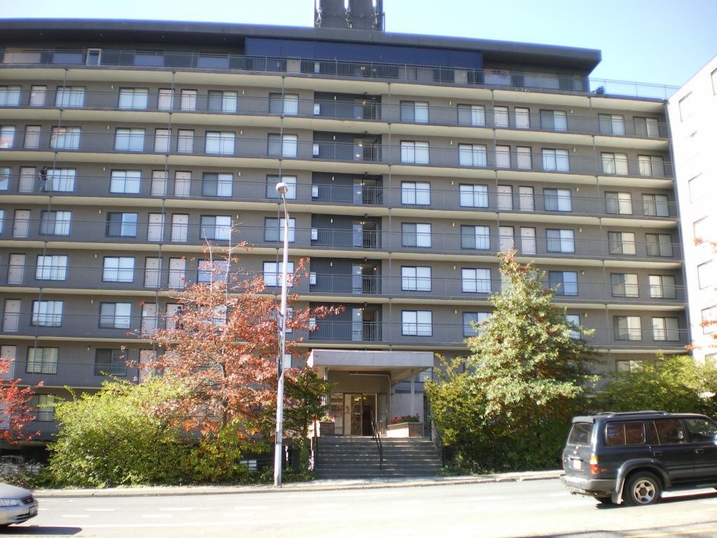 Primary Photo - 4131 11th Ave NE