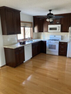 Cocina - 232 3rd Ave NE