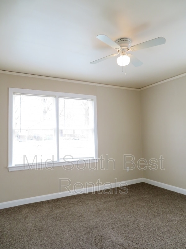 Building Photo - 1445 Catherine St