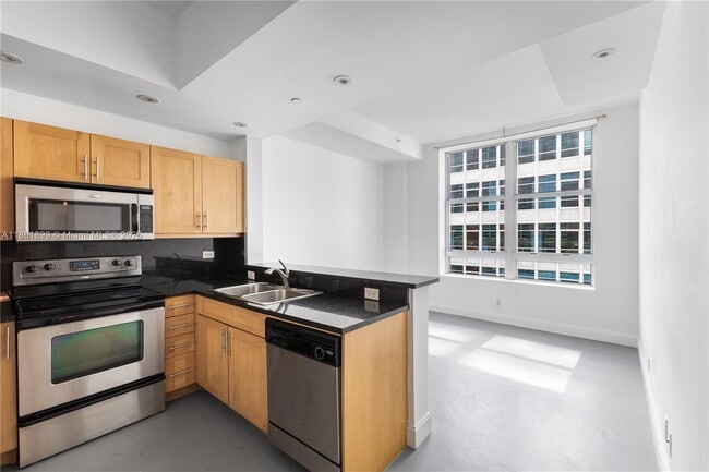Building Photo - 111 E Flagler St